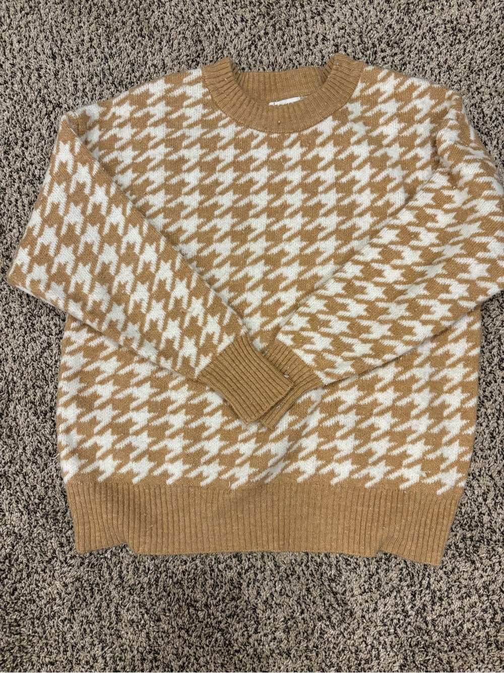 Ava & Viv Camel and White Houndstooth Crewneck Sweater